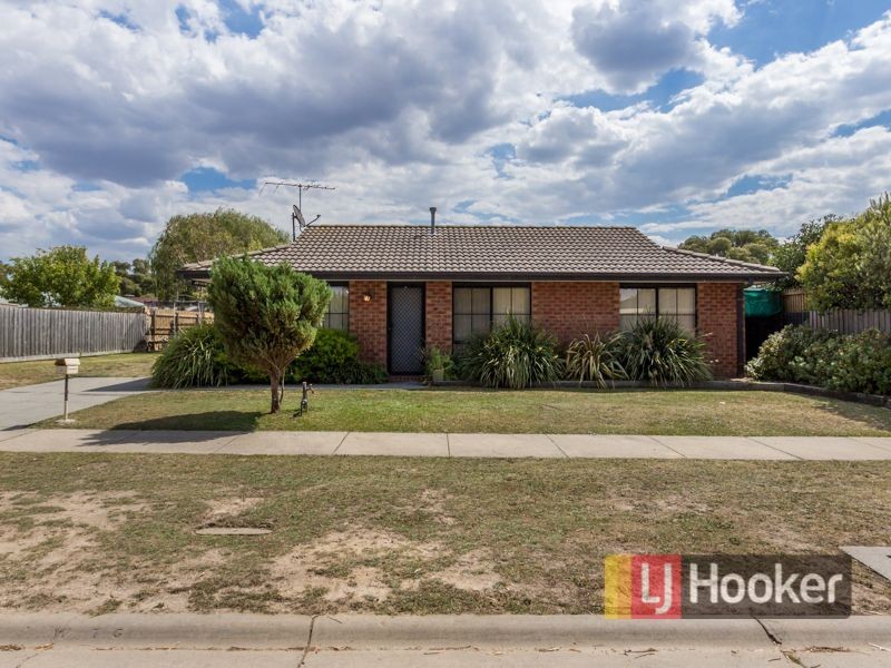 1 Bridle Place, Pakenham VIC 3810
