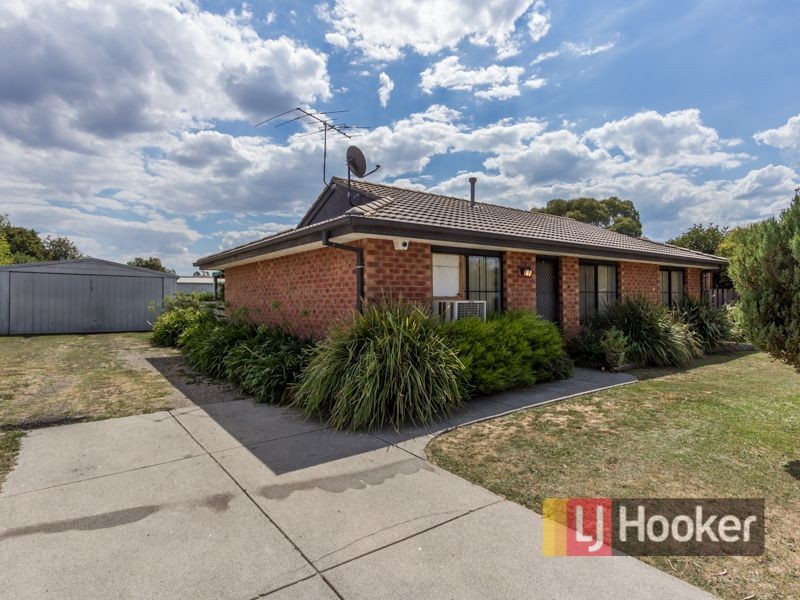 1 Bridle Place, Pakenham VIC 3810