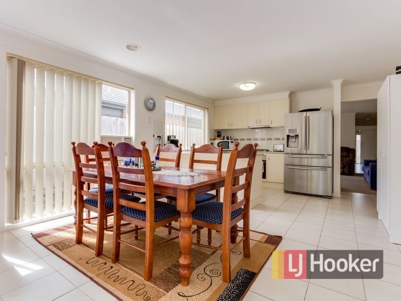 49 Pommel Street, Pakenham VIC 3810