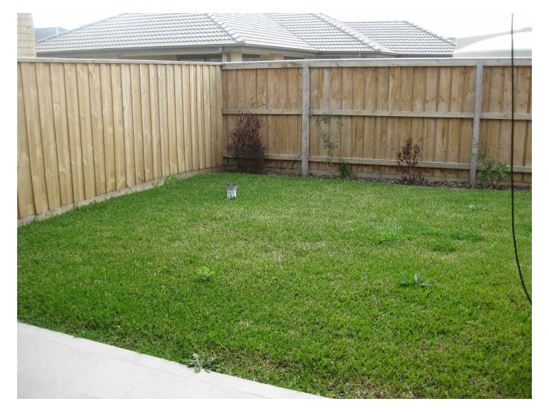 8 Sabina Road, Officer VIC 3809