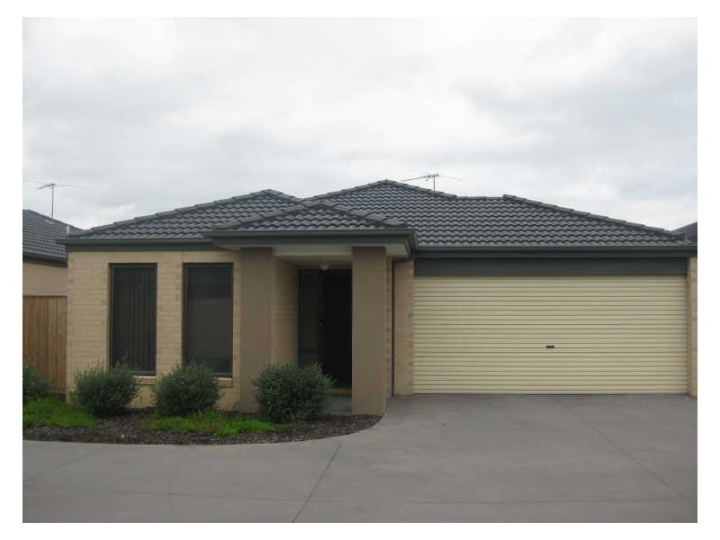 16/31 Syme Road, Pakenham VIC 3810