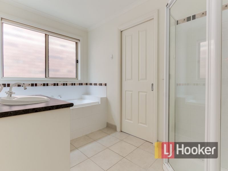 7/11 Renlik Court, Pakenham VIC 3810