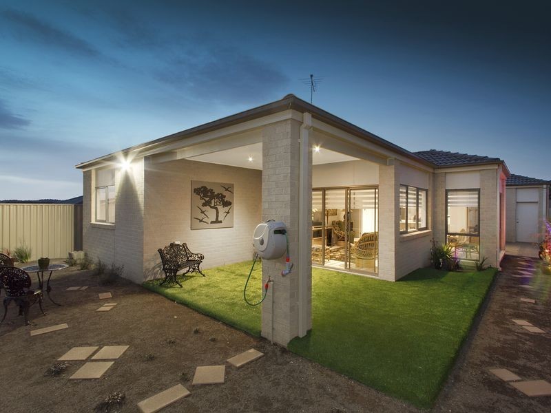 7 Hamish Avenue, Pakenham VIC 3810