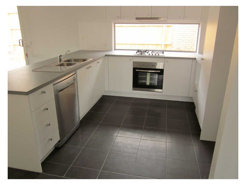 33 Central Avenue, Pakenham VIC 3810