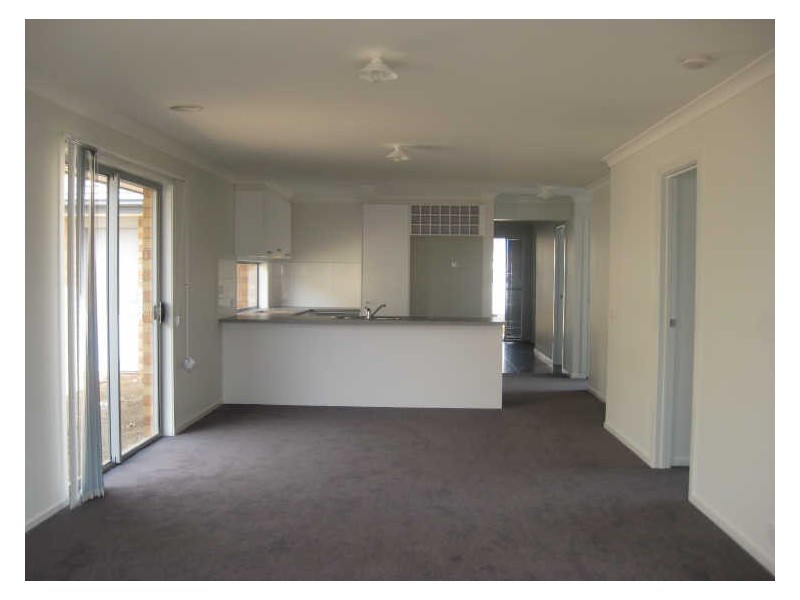 33 Central Avenue, Pakenham VIC 3810