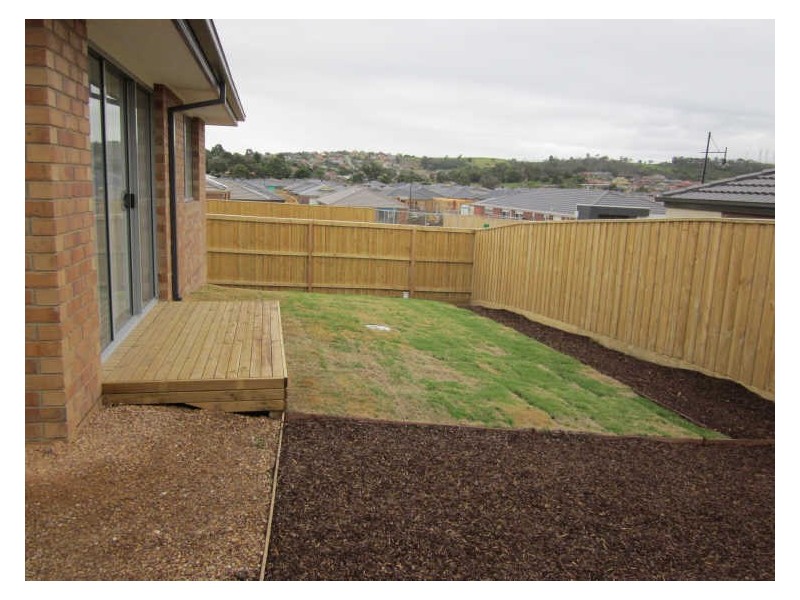 33 Central Avenue, Pakenham VIC 3810