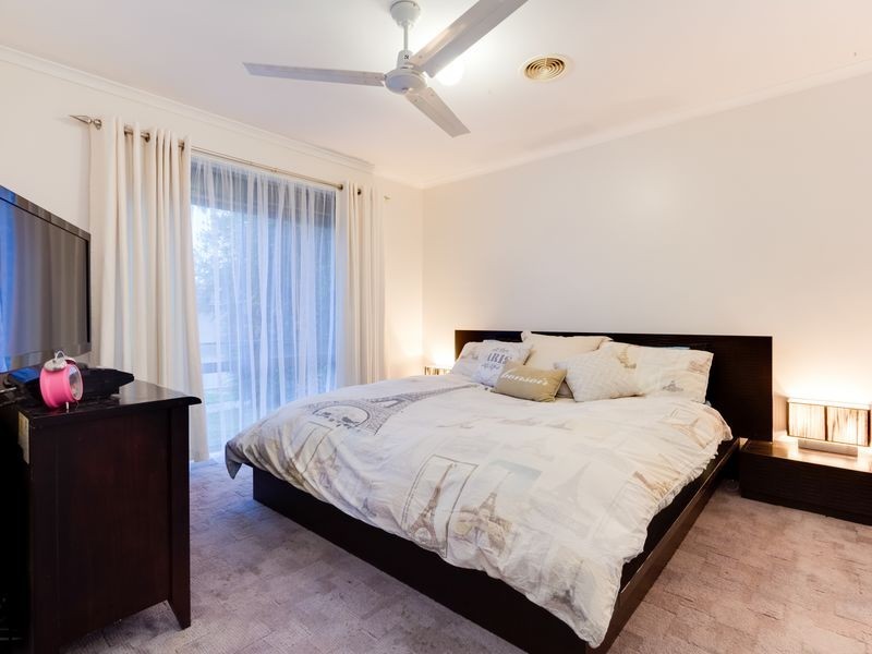 8 Benor Court, Pakenham VIC 3810