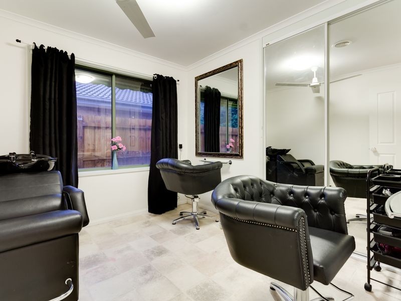 8 Benor Court, Pakenham VIC 3810