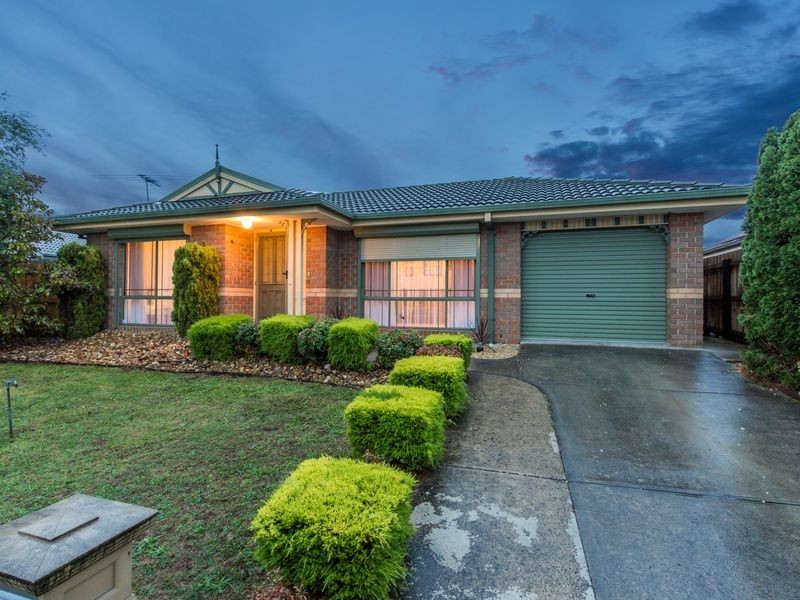 8 Benor Court, Pakenham VIC 3810