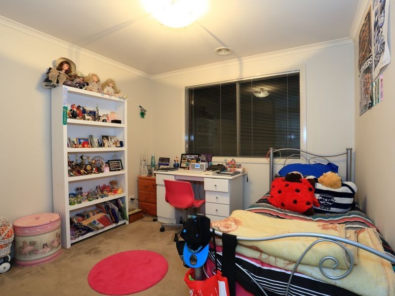 11 Lairds Rise, Garfield VIC 3814