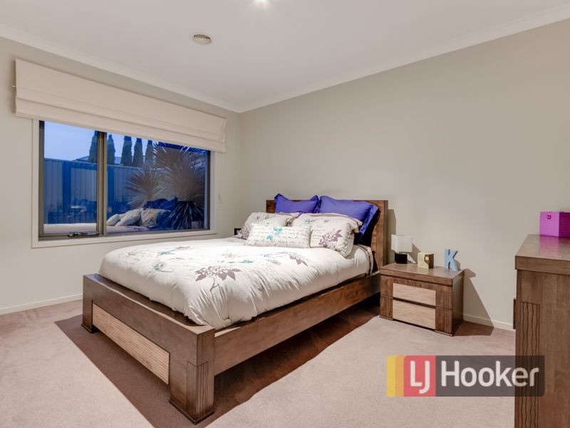 10 Lawrence Close, Pakenham VIC 3810