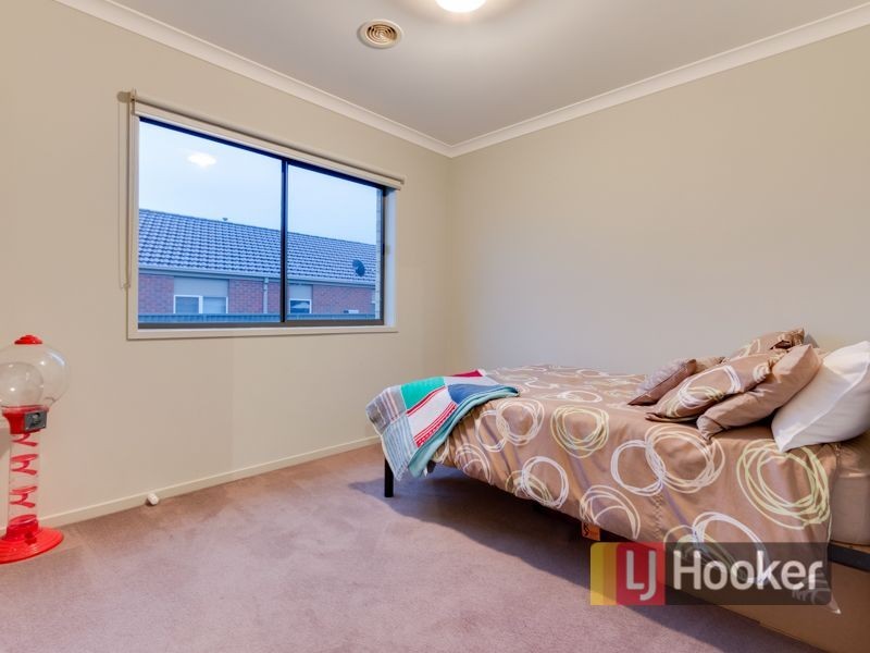 10 Lawrence Close, Pakenham VIC 3810