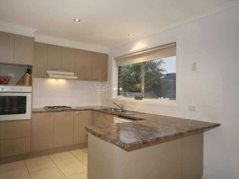 7 Yellow Gum Drive, Pakenham VIC 3810