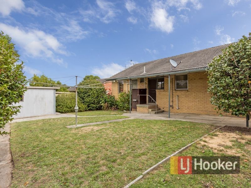 6 Deveney Street, Pakenham VIC 3810