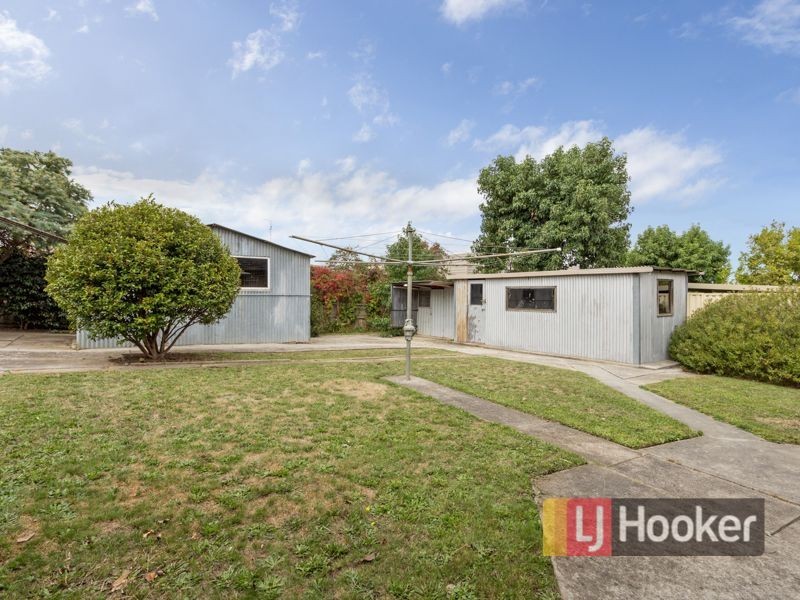 6 Deveney Street, Pakenham VIC 3810