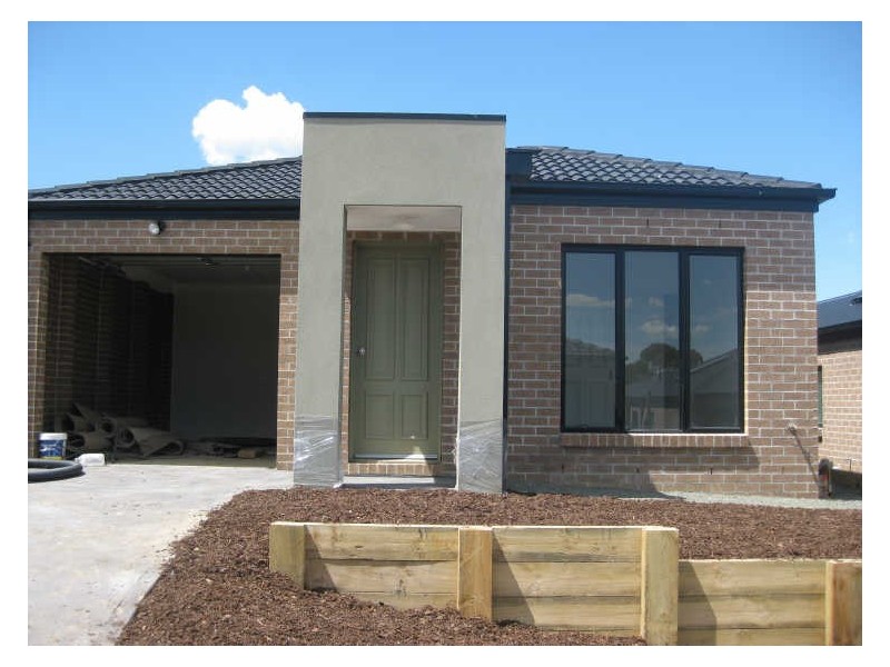 8/103 Army Road, Pakenham VIC 3810