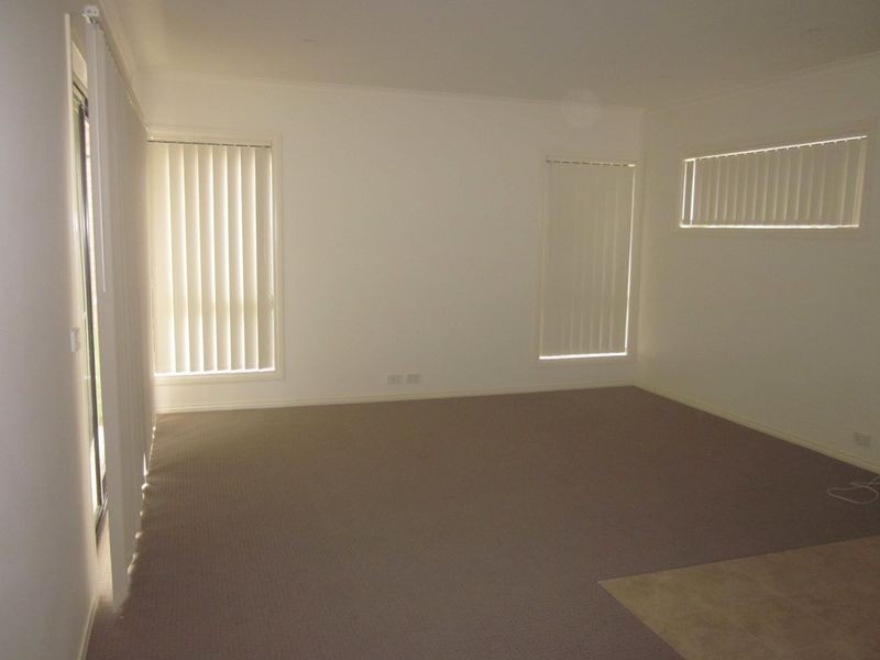 8/103 Army Road, Pakenham VIC 3810