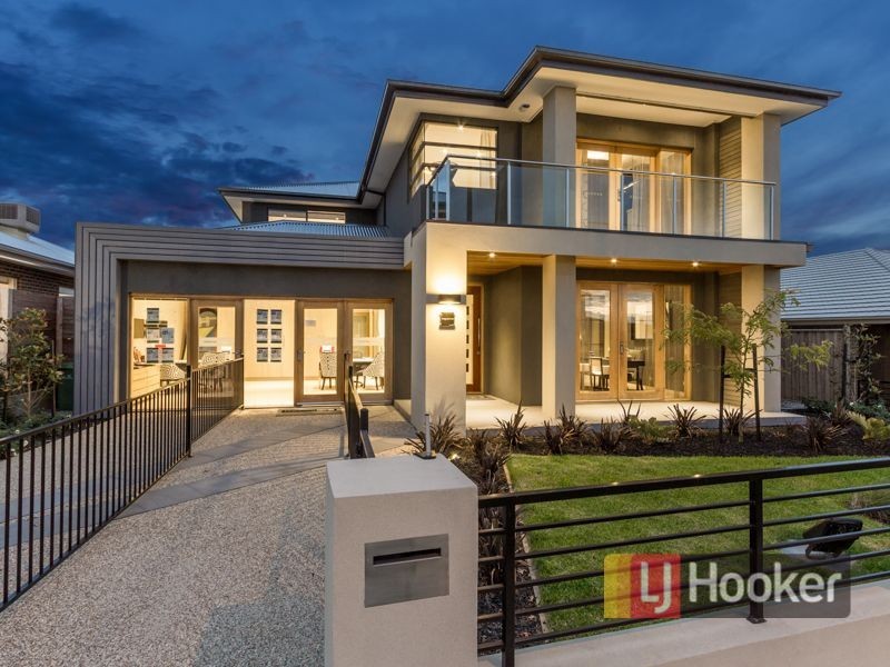 28 Grandvue Boulevard, Pakenham VIC 3810