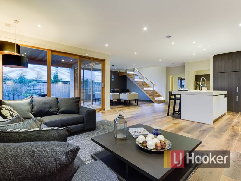 28 Grandvue Boulevard, Pakenham VIC 3810
