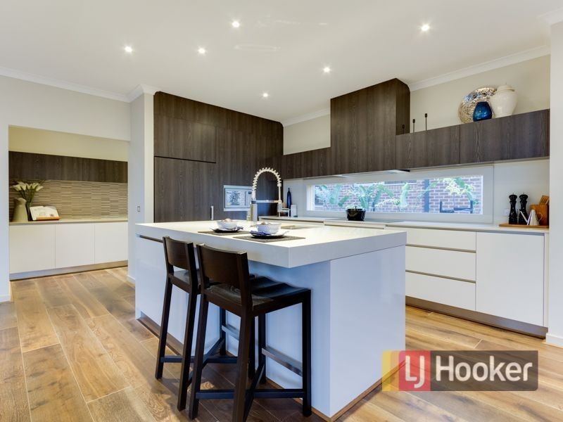28 Grandvue Boulevard, Pakenham VIC 3810
