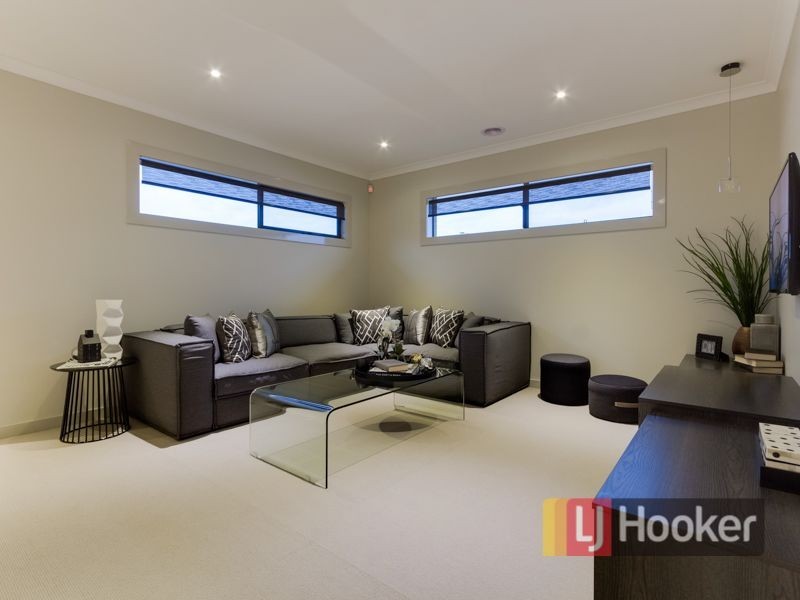 28 Grandvue Boulevard, Pakenham VIC 3810