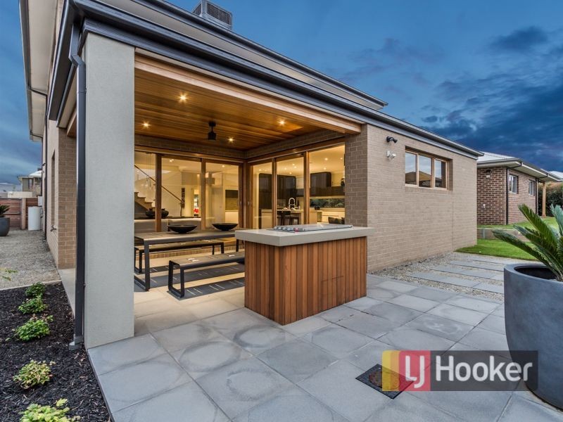 28 Grandvue Boulevard, Pakenham VIC 3810