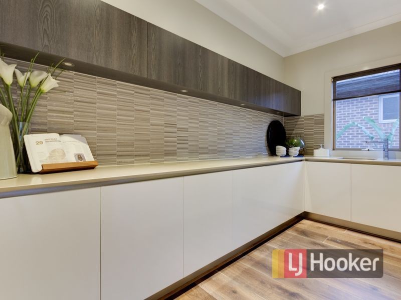 28 Grandvue Boulevard, Pakenham VIC 3810