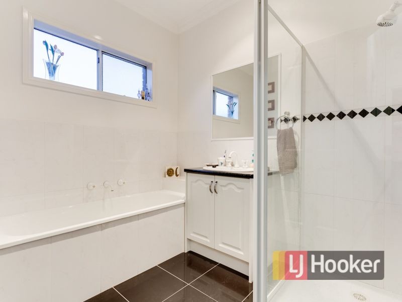 45 Stringy Bark Circuit, Pakenham VIC 3810