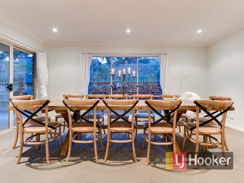 17 Tipperary Circuit, Pakenham VIC 3810