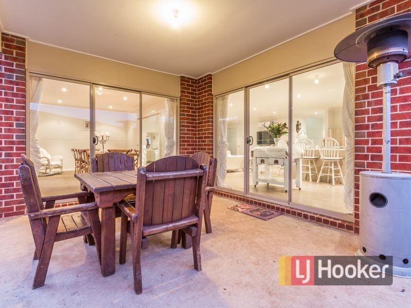 17 Tipperary Circuit, Pakenham VIC 3810