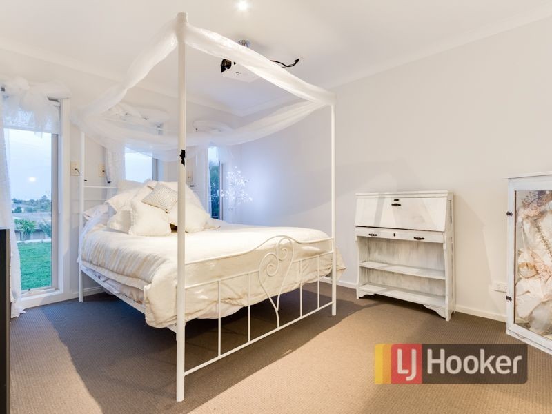 17 Tipperary Circuit, Pakenham VIC 3810