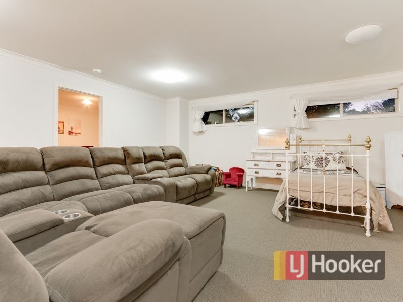 17 Tipperary Circuit, Pakenham VIC 3810