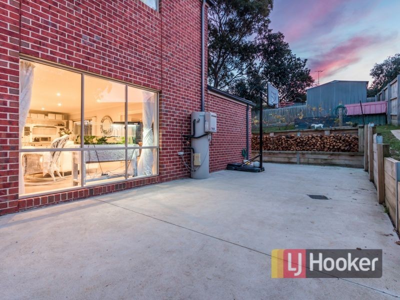 17 Tipperary Circuit, Pakenham VIC 3810