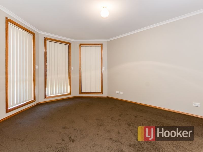 1 Rossi Close, Pakenham VIC 3810