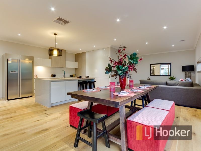 30 Grandvue Boulevard, Pakenham VIC 3810