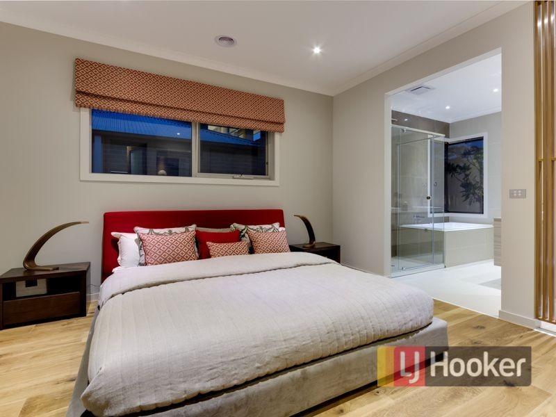 30 Grandvue Boulevard, Pakenham VIC 3810