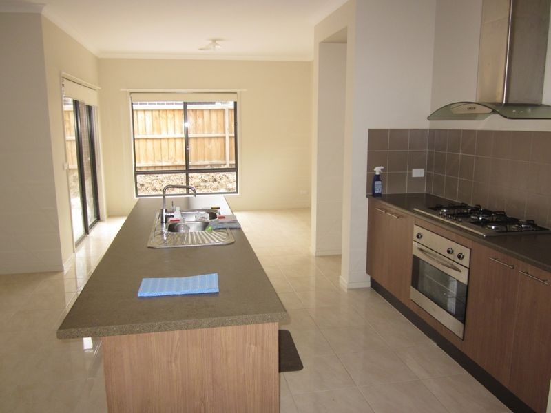 34 Flinders Park Drive, Officer VIC 3809