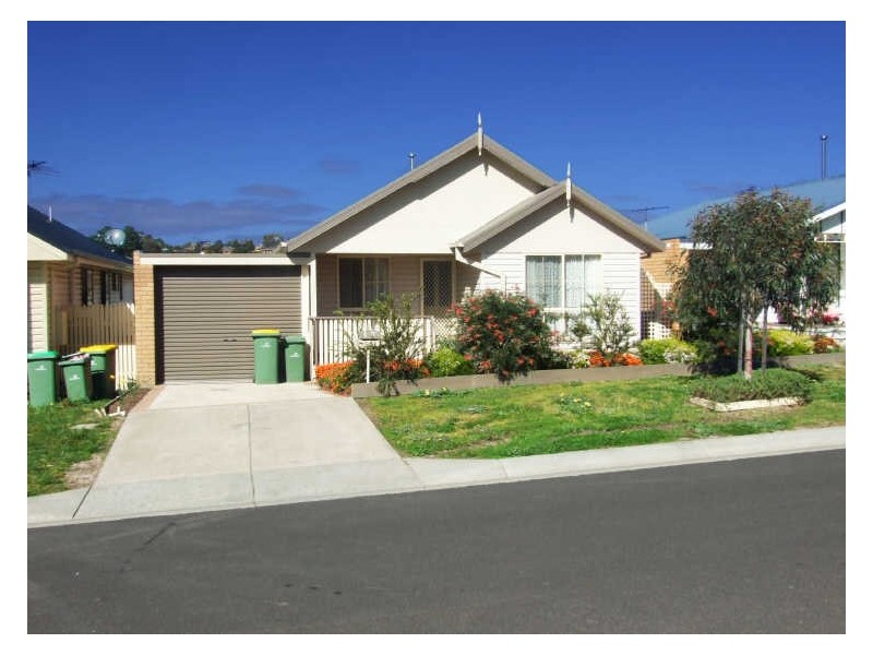 17 Meaby Drive, Pakenham VIC 3810