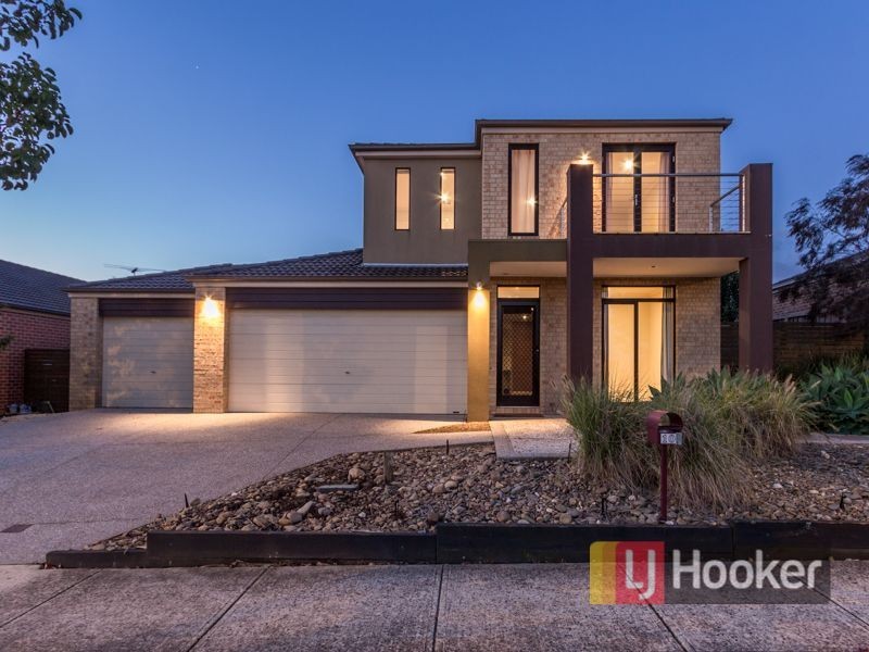 10 Fallingwater Drive, Pakenham VIC 3810