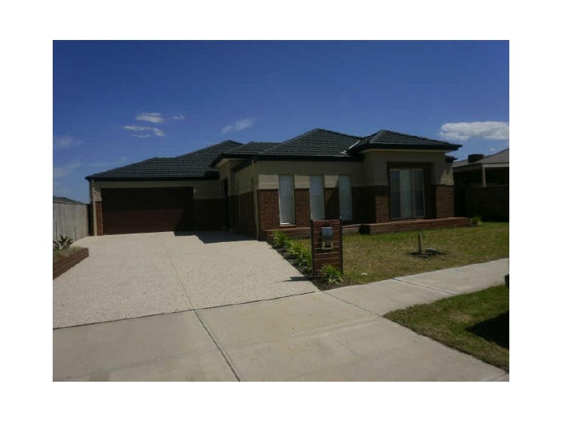 51 Banjo Patterson Drive, Pakenham VIC 3810