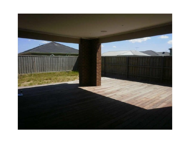 51 Banjo Patterson Drive, Pakenham VIC 3810