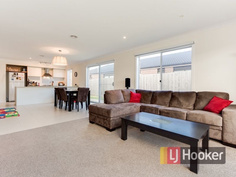 43 Belvedere Drive, Pakenham VIC 3810