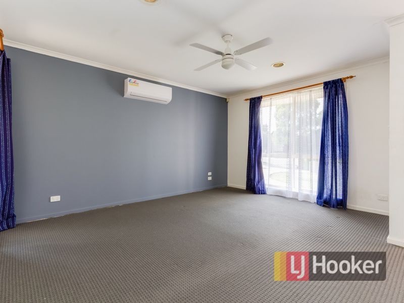43 Simon Drive, Pakenham VIC 3810
