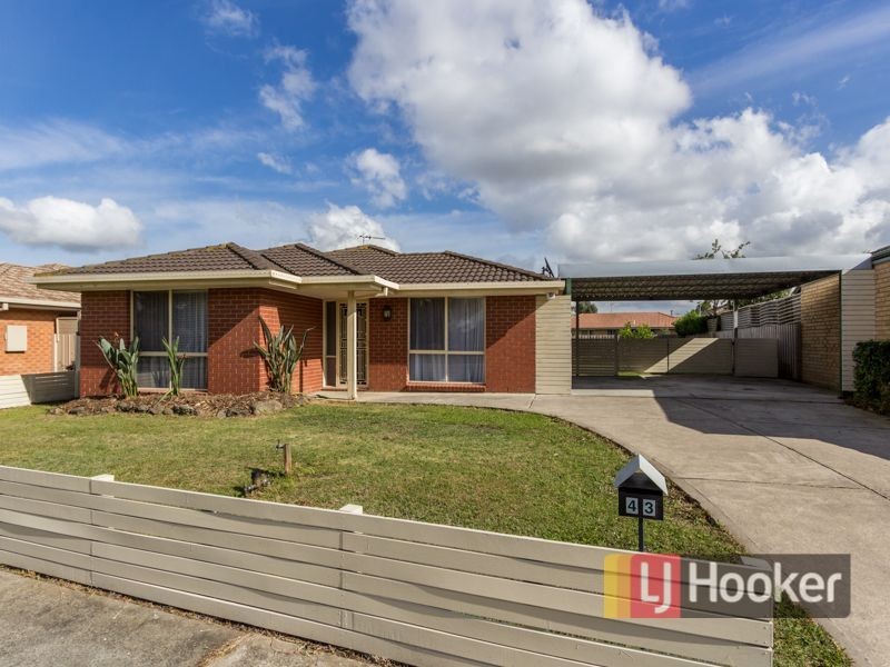 43 Simon Drive, Pakenham VIC 3810