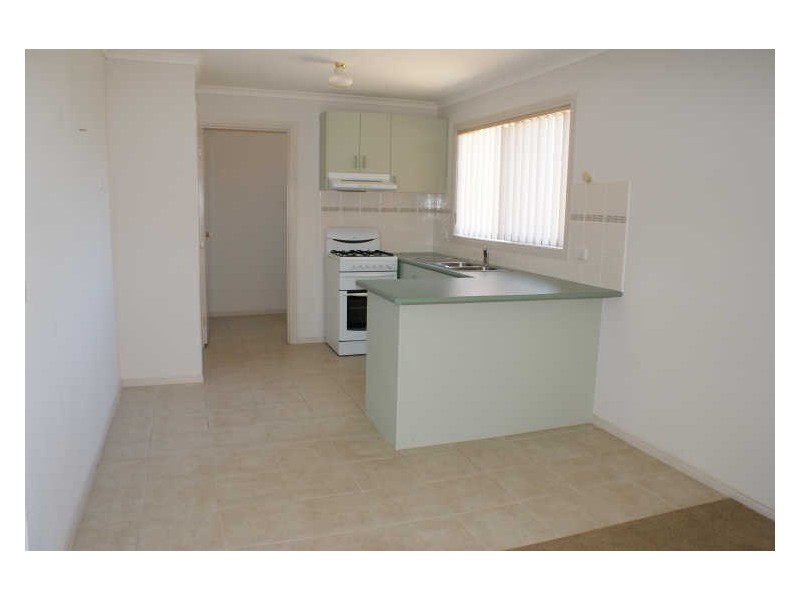 2/20 Henty Street, Pakenham VIC 3810