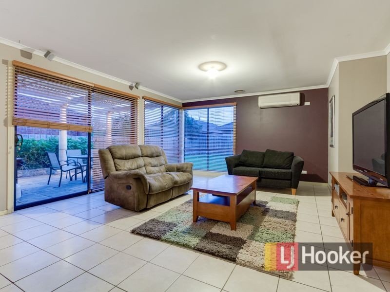 33 Thornbill Circuit, Pakenham VIC 3810