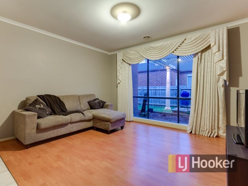 33 Thornbill Circuit, Pakenham VIC 3810