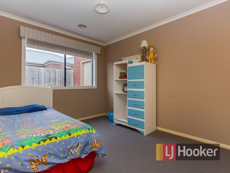 33 Thornbill Circuit, Pakenham VIC 3810