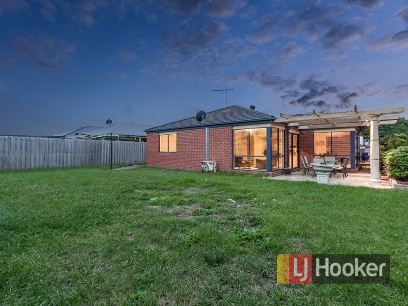 33 Thornbill Circuit, Pakenham VIC 3810