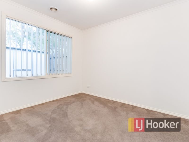 11/40 Army Road, Pakenham VIC 3810